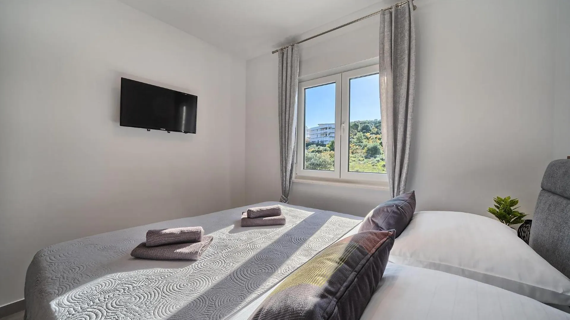 Apartment Theresia'S - Sea-View And Pool Slatine Croatia
