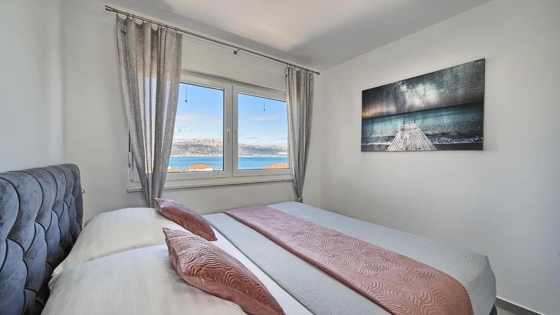 Theresia'S - Sea-View And Pool Slatine
