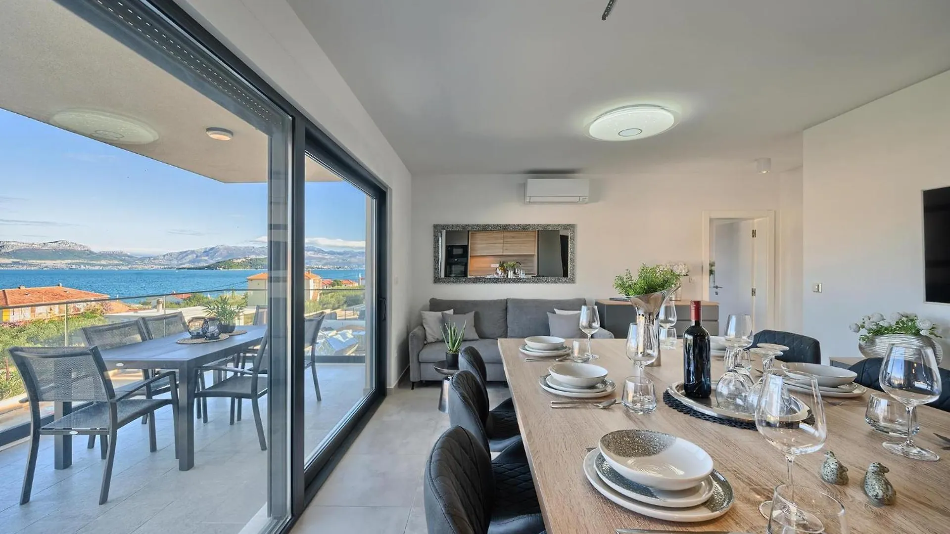 Theresia'S - Sea-View And Pool Slatine